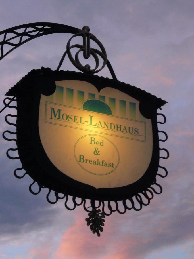 Mosel-Landhaus Am Moselufer B&B Briedern Екстериор снимка